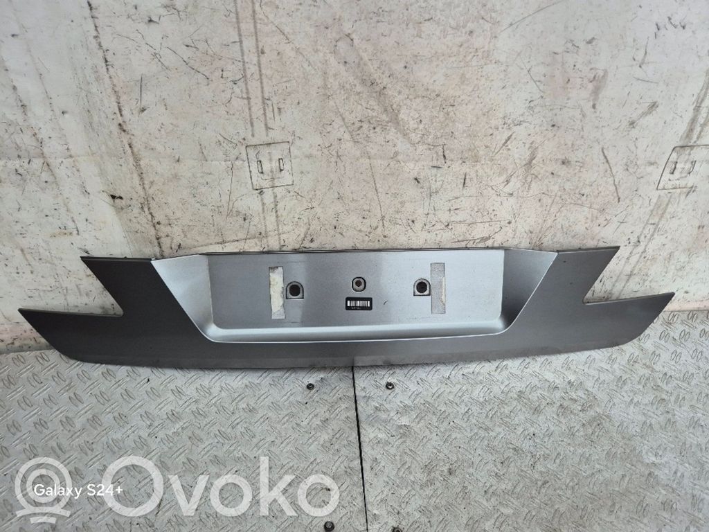 BMW 7 E65 E66 Tailgate trim 