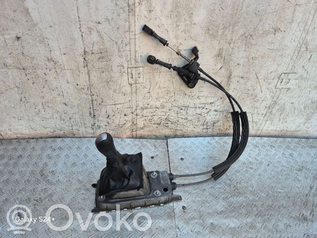 Skoda Octavia Mk2 (1Z) Gear shifter/selector 