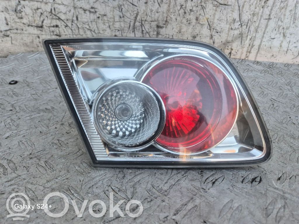 Mazda 6 Galinis žibintas dangtyje 