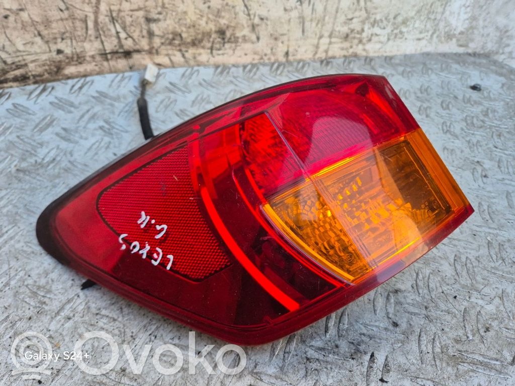Lexus IS 220D-250-350 Galinis žibintas kėbule 