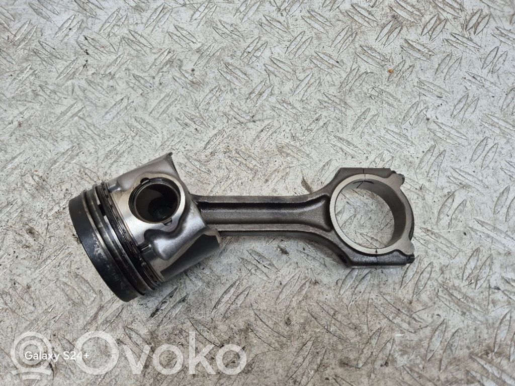 KIA Rio Stūmoklis su švaistikliu 