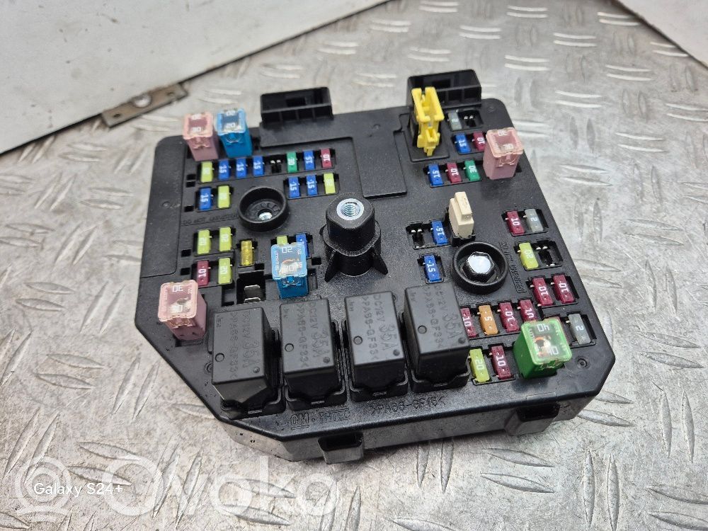 Opel Antara Fuse module 