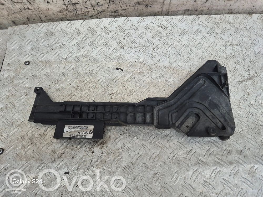 BMW X3 E83 Intercooler air guide/duct channel 
