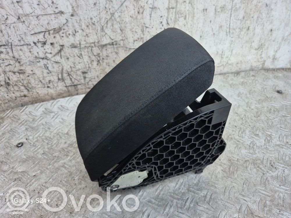 Skoda Octavia Mk2 (1Z) Armrest 