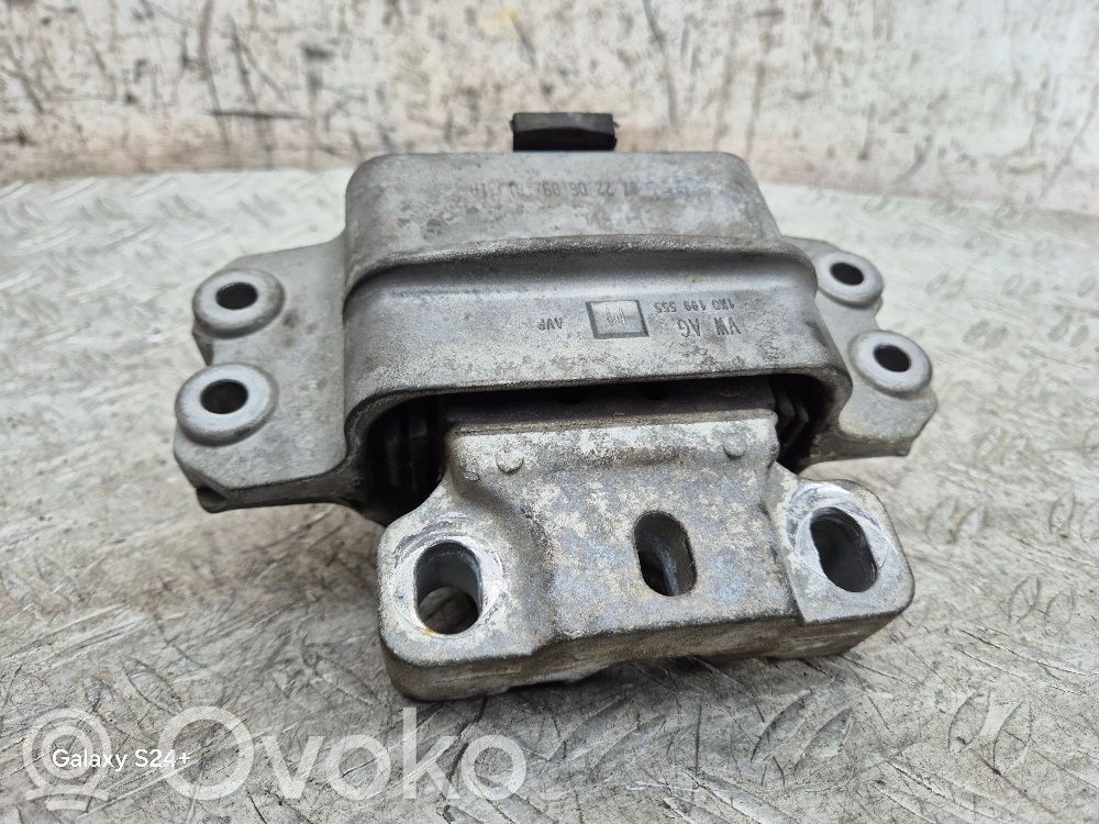 Skoda Octavia Mk2 (1Z) Engine mount bracket 