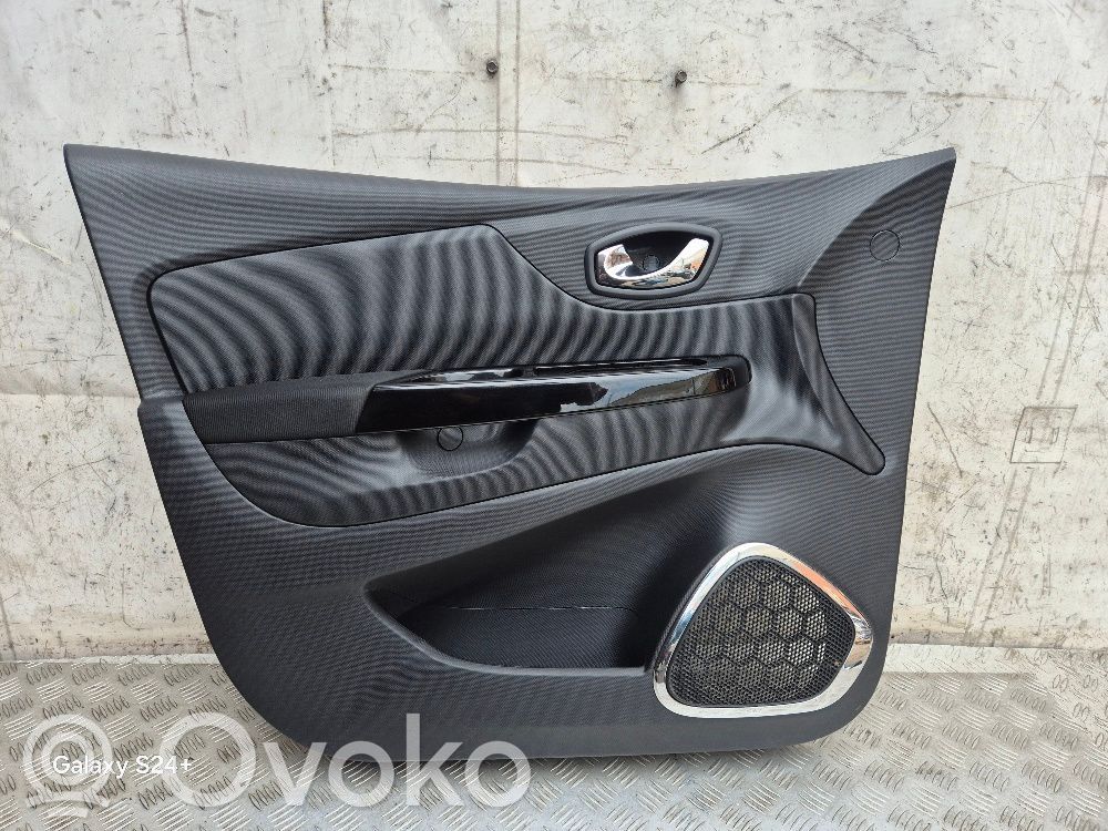 Renault Captur Etuoven verhoilu 