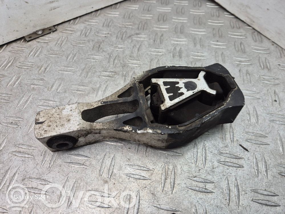 Peugeot 308 Engine mount bracket 
