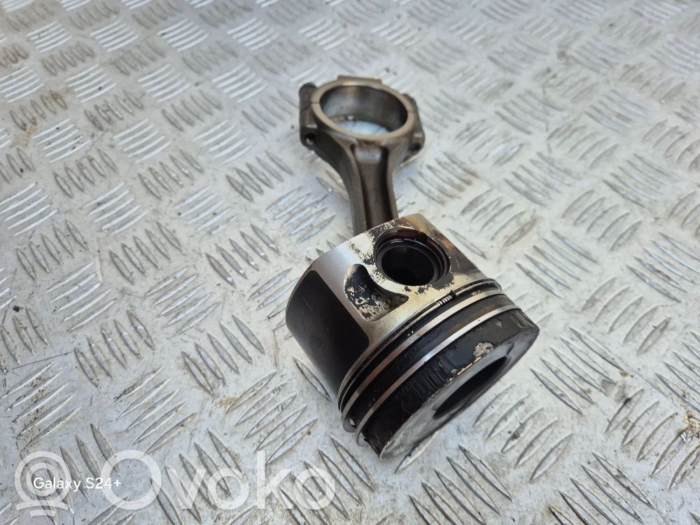 Volkswagen Touran I Piston with connecting rod 