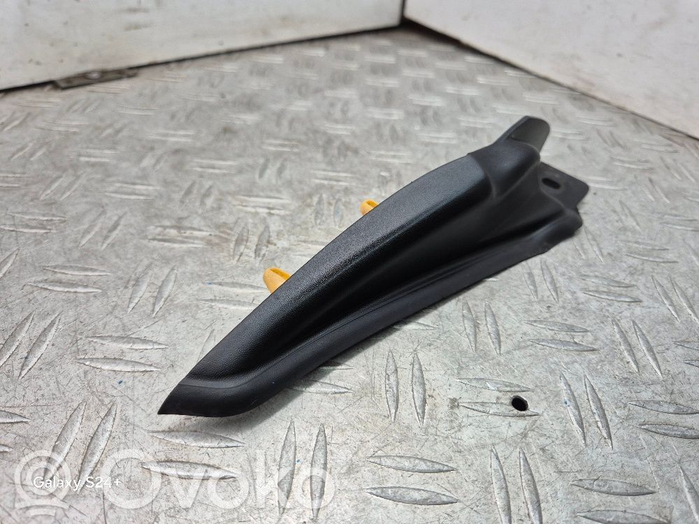 Renault Captur Windshield trim 