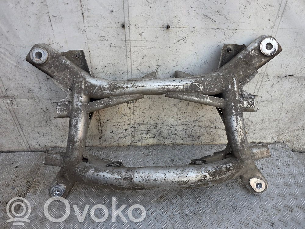 BMW 5 F10 F11 Galinis traversas 