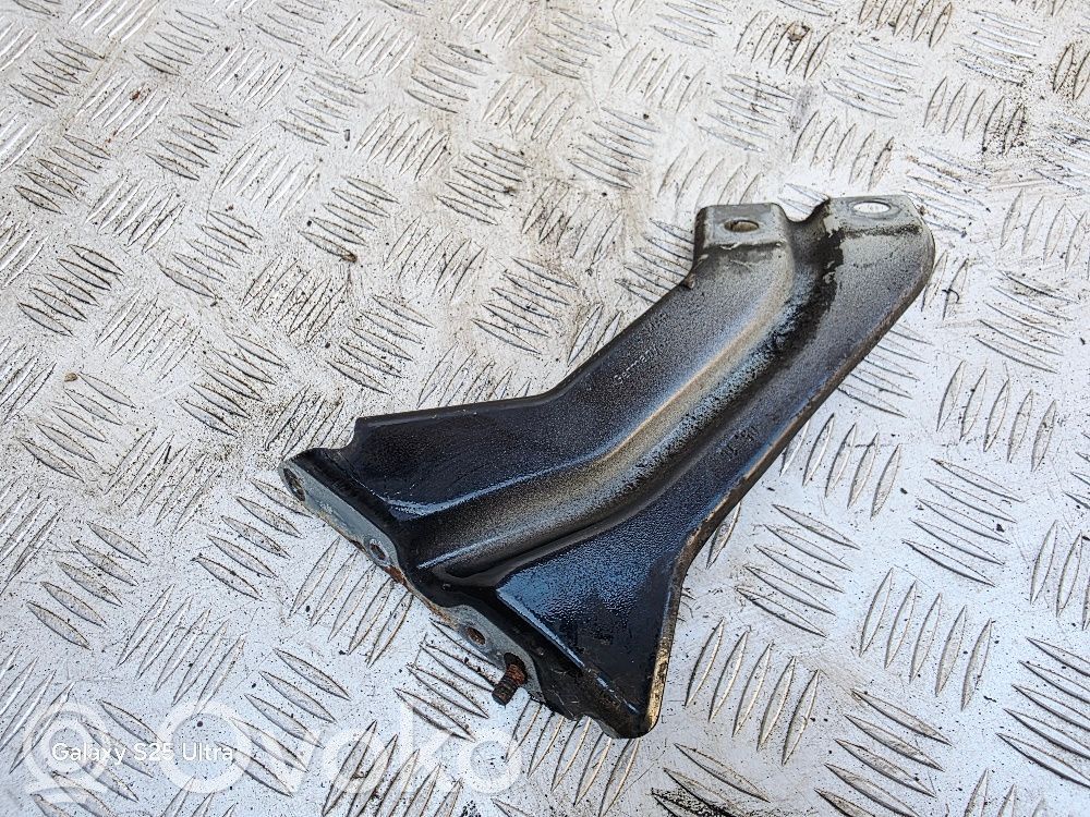 Audi A1 Fender mounting bracket 