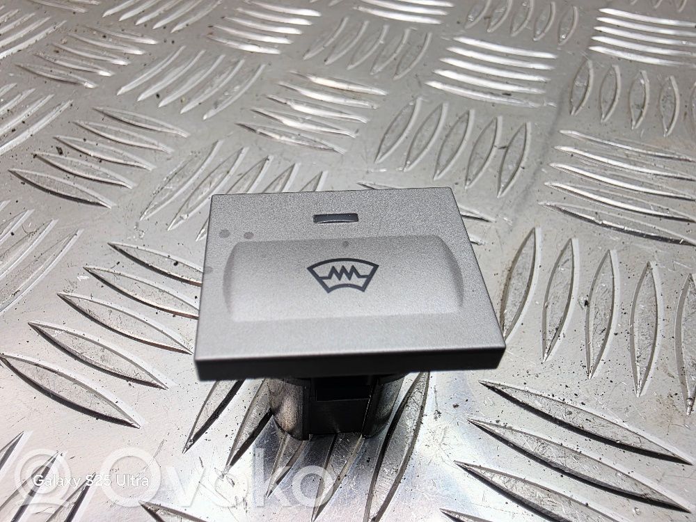 Ford Kuga I Windscreen/window heater switch 