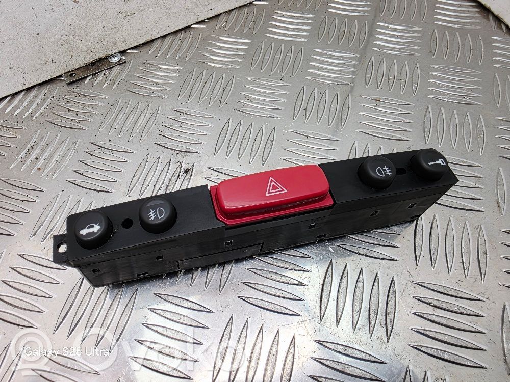 Alfa Romeo GT Hazard light switch 