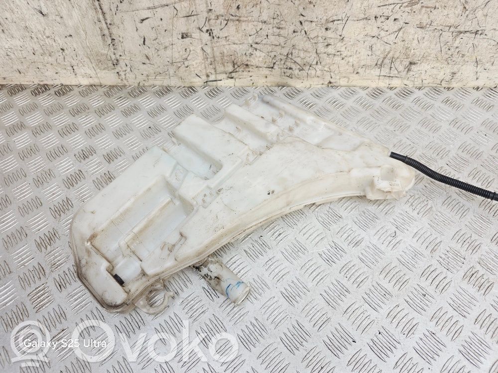 BMW 7 F01 F02 F03 F04 Langų skysčio bakelis 