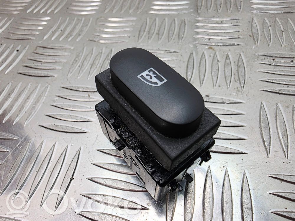 Renault Captur Electric window control switch 