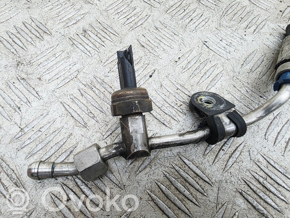 BMW 3 E92 E93 Fuel pressure sensor 