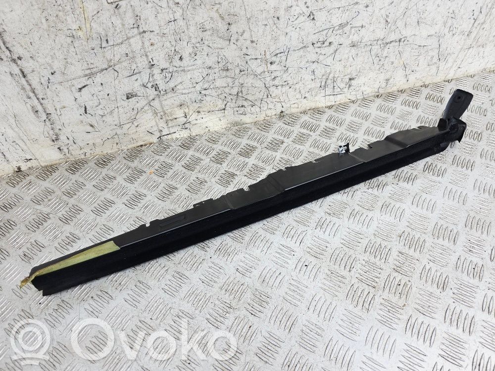 BMW 3 E92 E93 Aizmugurē durvju stikla apdare 