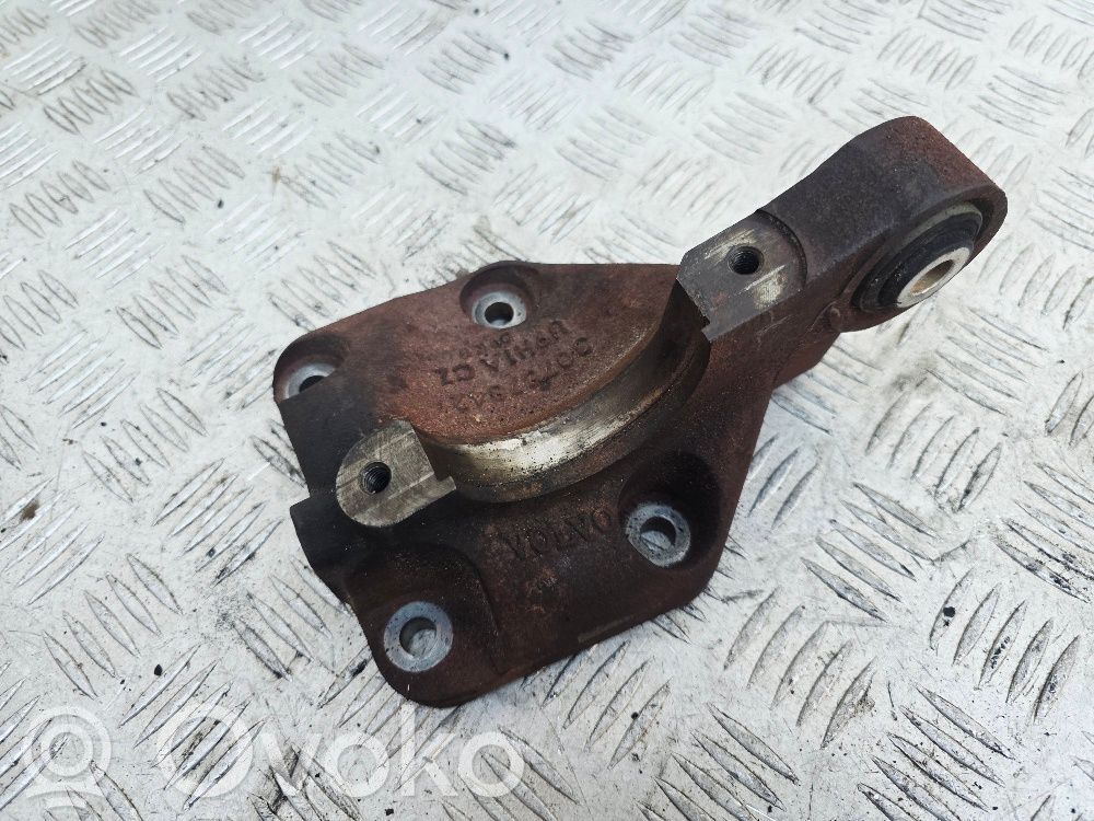 Volvo XC60 Driveshaft support bearing bracket 