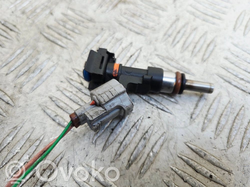Renault Captur Fuel injector 