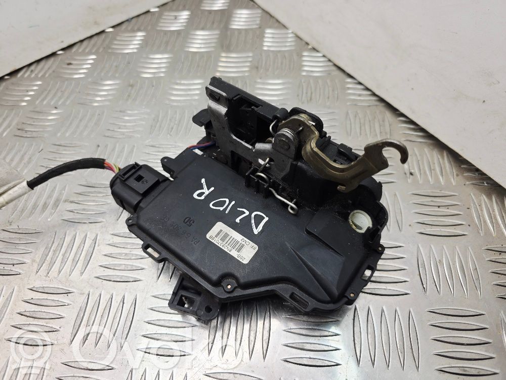 Audi TT Mk1 Front door lock 