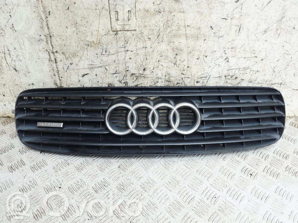 Audi TT Mk1 Etupuskurin ylempi jäähdytinsäleikkö 
