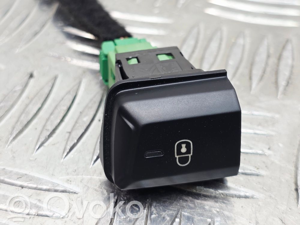 Peugeot 208 I Central locking switch button 