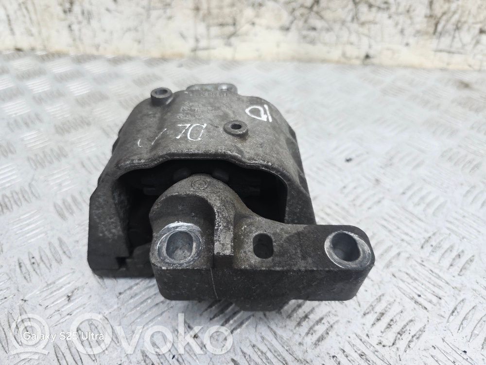 Audi TT Mk1 Engine mount bracket 