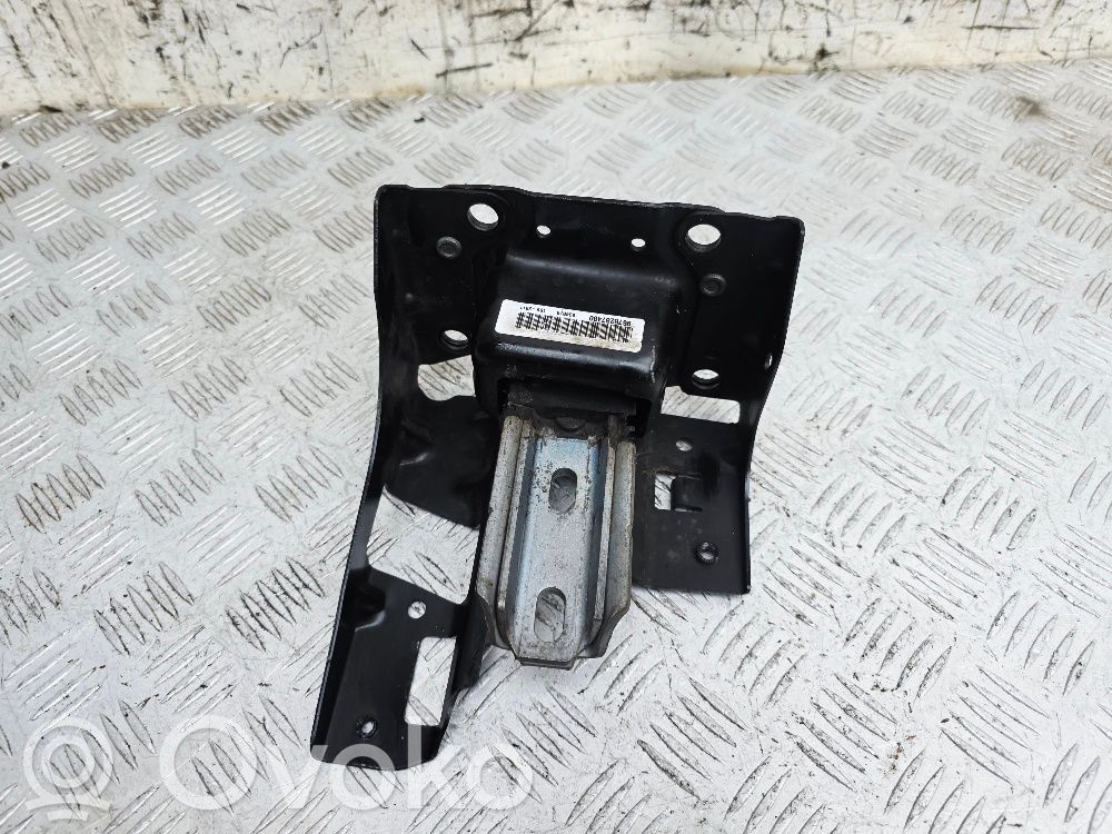Citroen C3 Engine mount bracket 