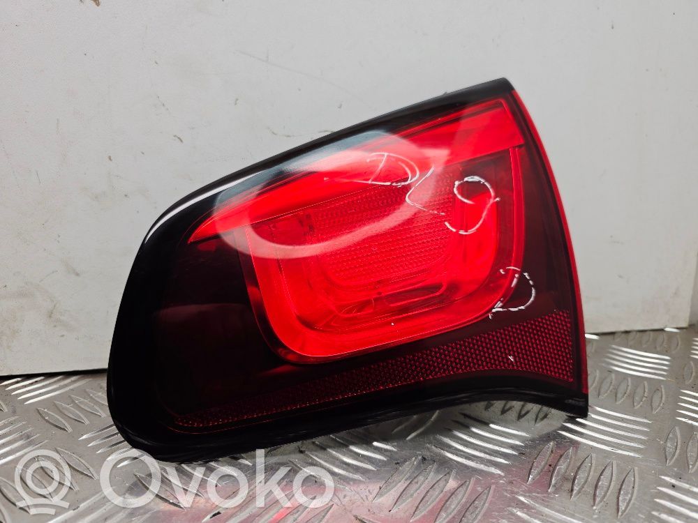 Citroen C3 Aizmugurējais lukturis pārsegā 