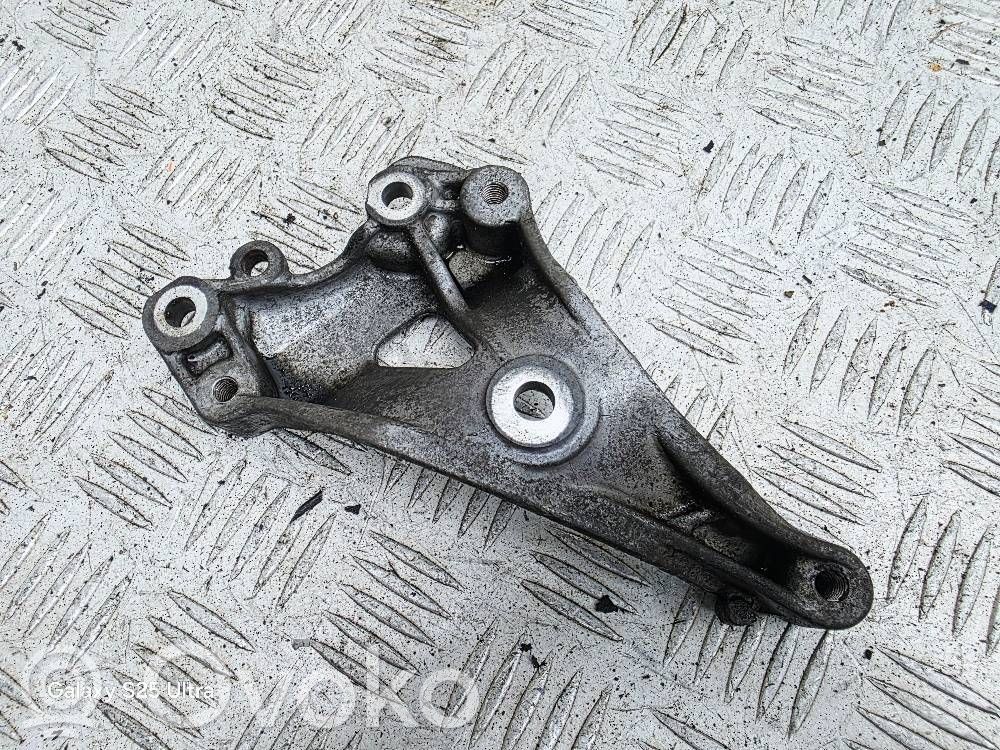 Citroen C3 A/C compressor mount bracket 