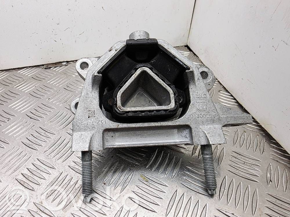Opel Mokka B Engine mount bracket 
