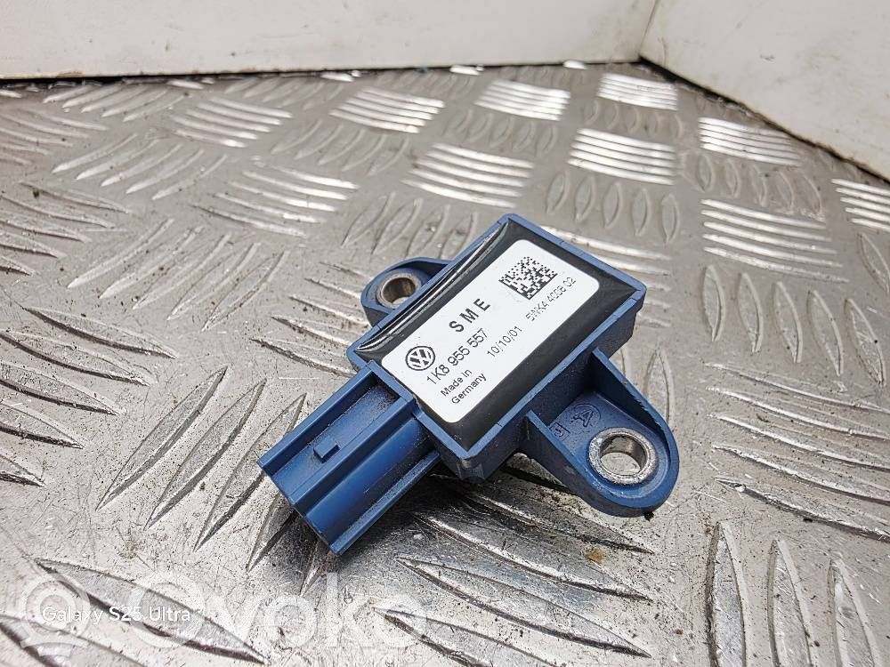 Volkswagen Scirocco Airbag deployment crash/impact sensor 