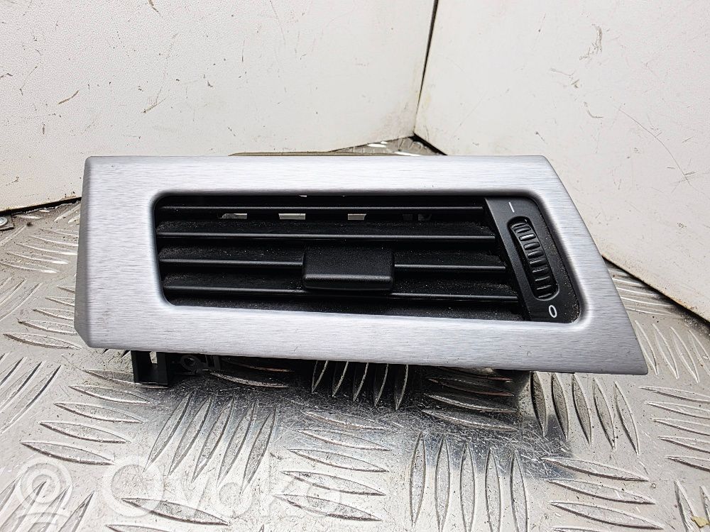BMW 5 E60 E61 Šoninės oro grotelės 