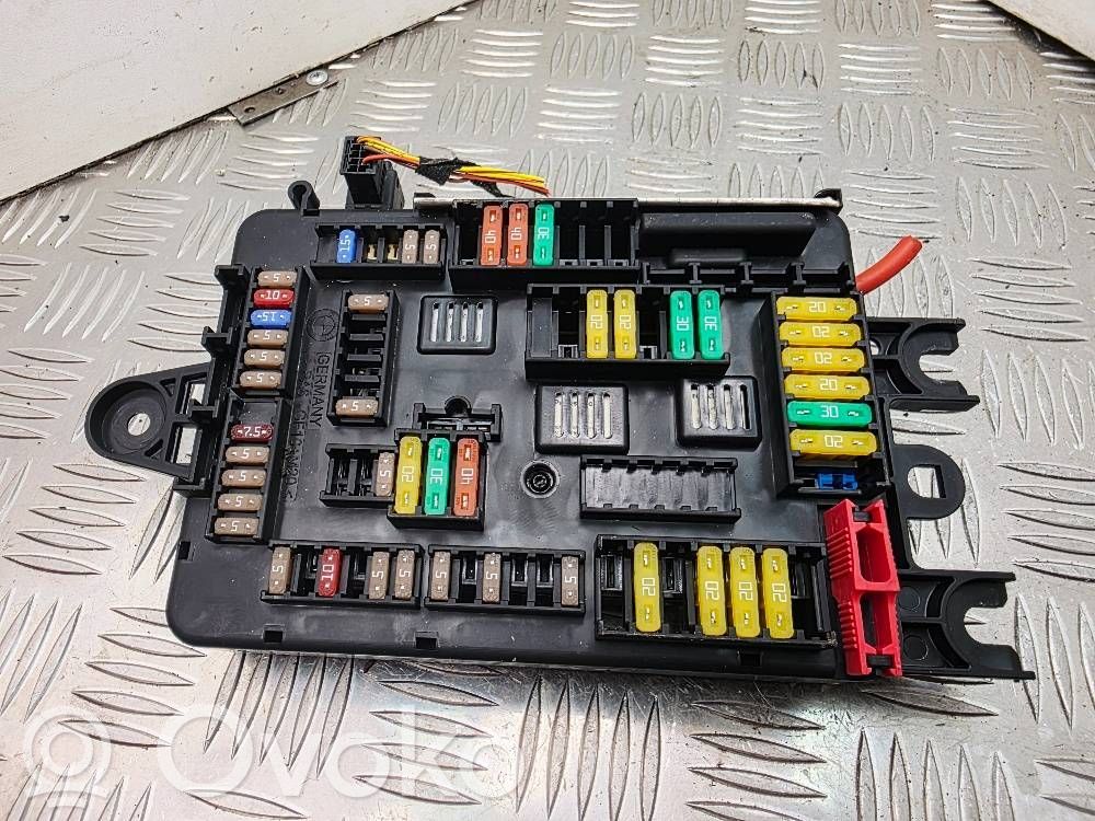 BMW 2 F22 F23 Drošinātāju bloks 