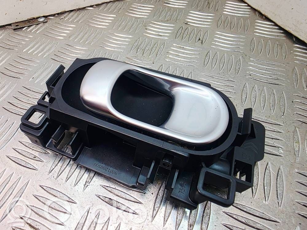 Citroen C4 Cactus Front door interior handle 