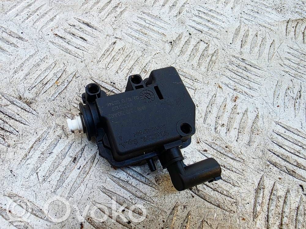 BMW 3 F30 F35 F31 Fuel tank cap lock motor 