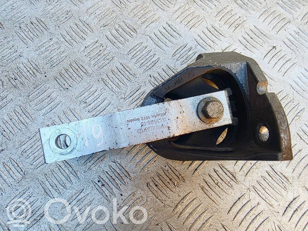 Engine mount bracket   31359645