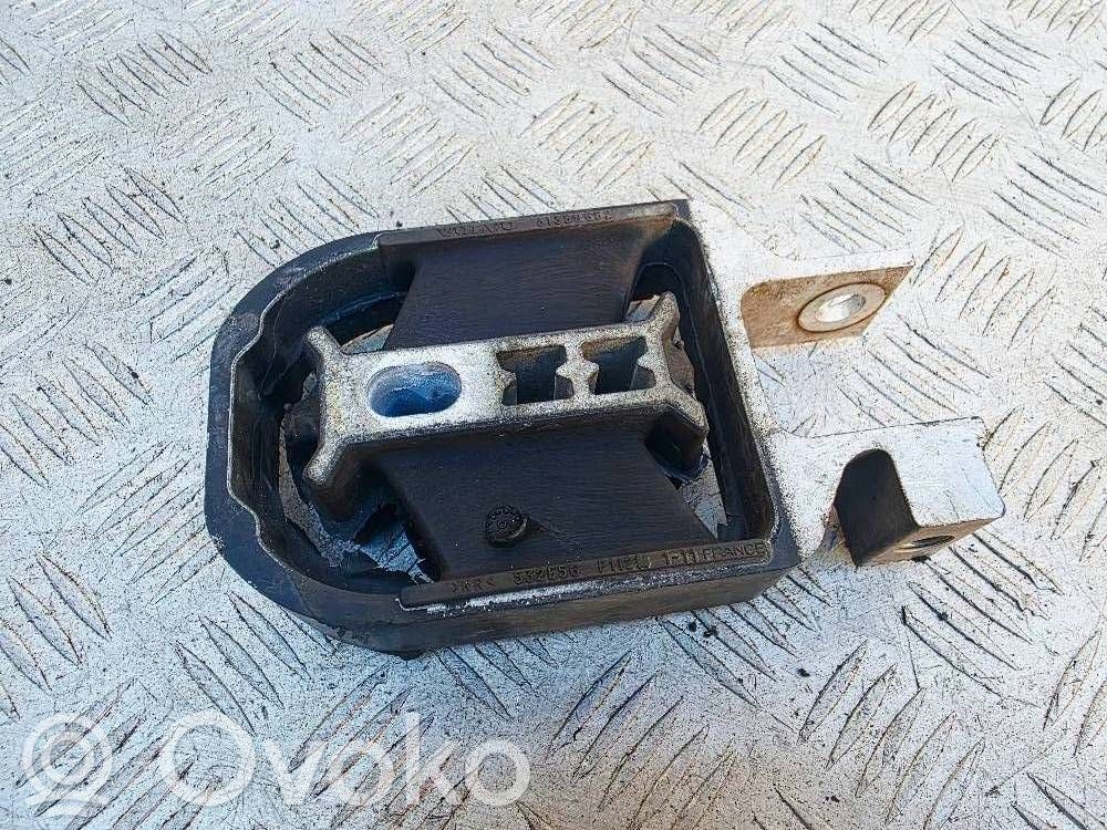 Volvo V40 Engine mount bracket 