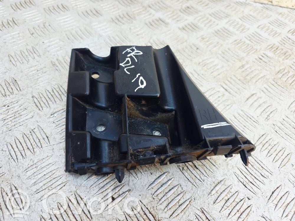 Volvo V40 Front bumper mounting bracket 