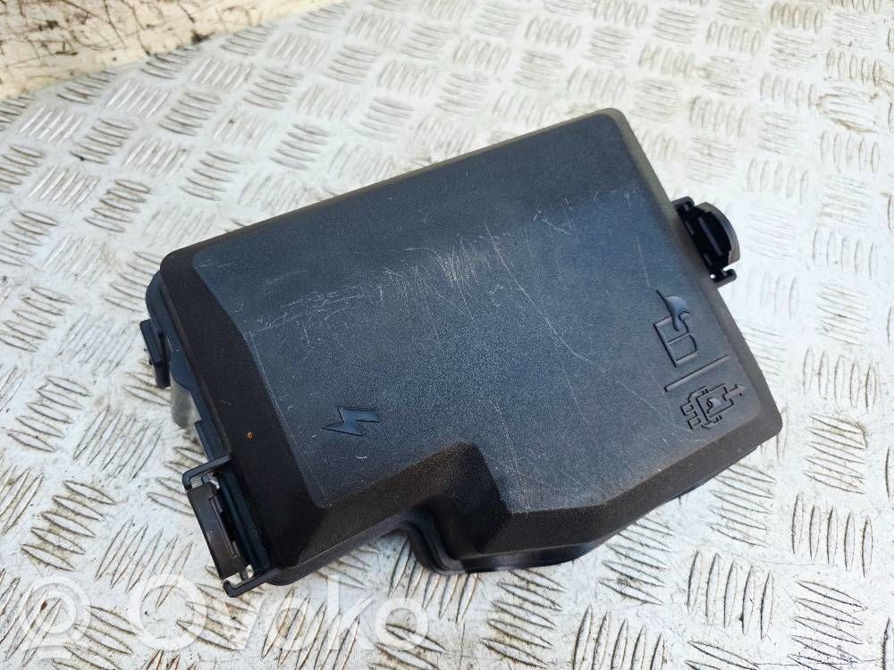 KIA Niro Tapa de caja de fusibles 