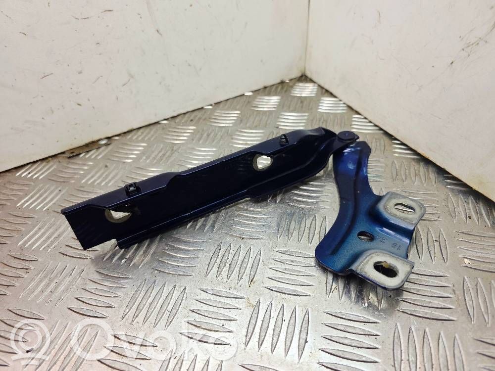 Audi A1 Engine bonnet/hood hinges 