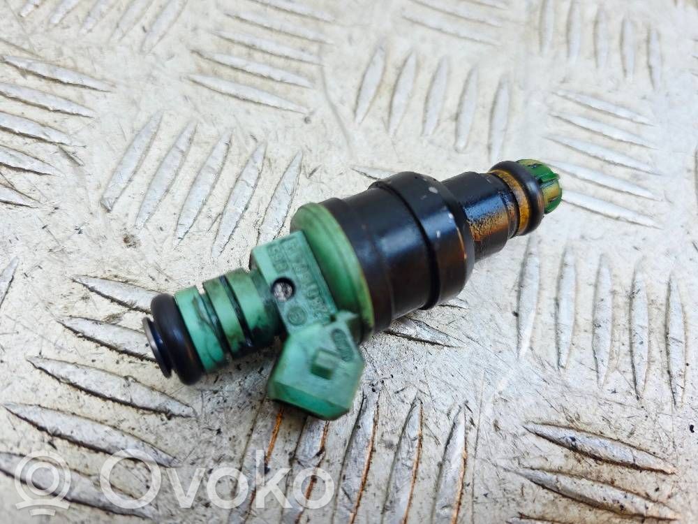 BMW 5 E39 Fuel injector 