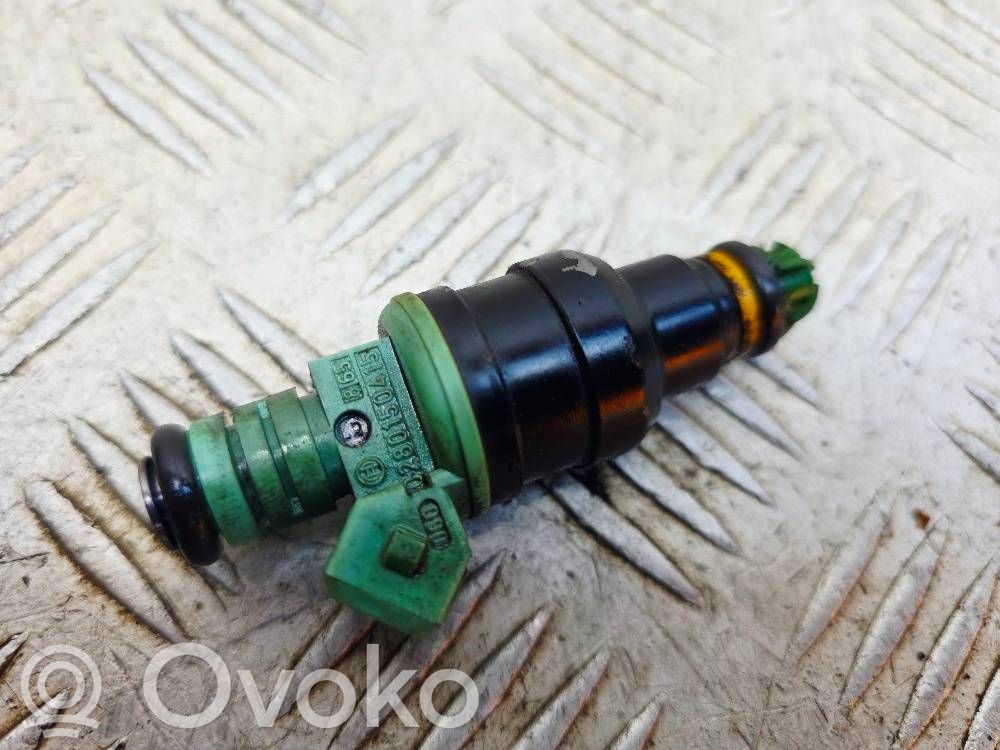 BMW 5 E39 Fuel injector 