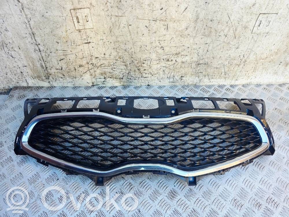 KIA Carens III Maskownica / Grill / Atrapa górna chłodnicy 