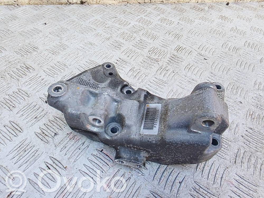 Generator/alternator bracket   31430702,P31430702