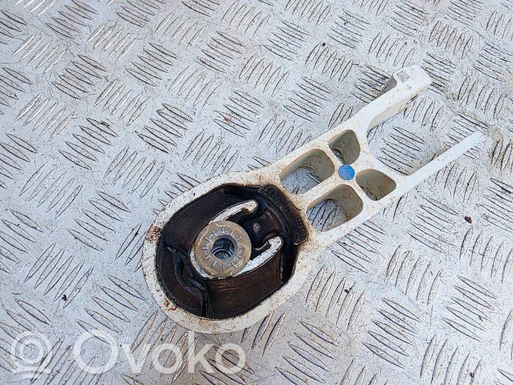 Opel Mokka B Engine mount bracket 