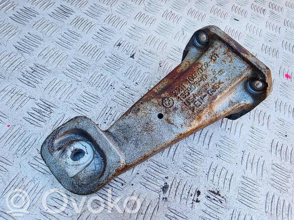 Engine mounting bracket   1097002,22111097002