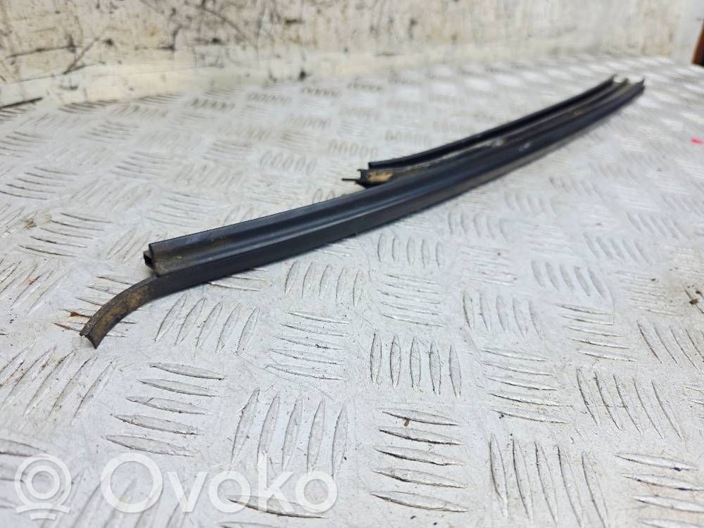 Listwa szyby czołowej / przedniej   8G0853704B