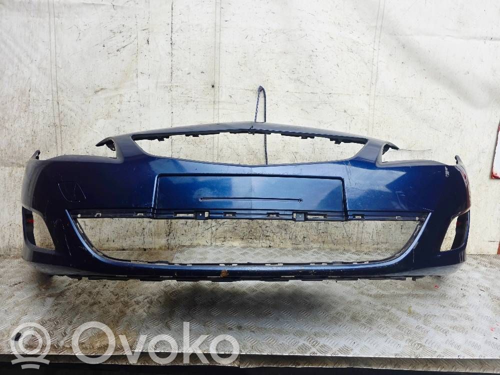 Opel Astra J Parachoques delantero 