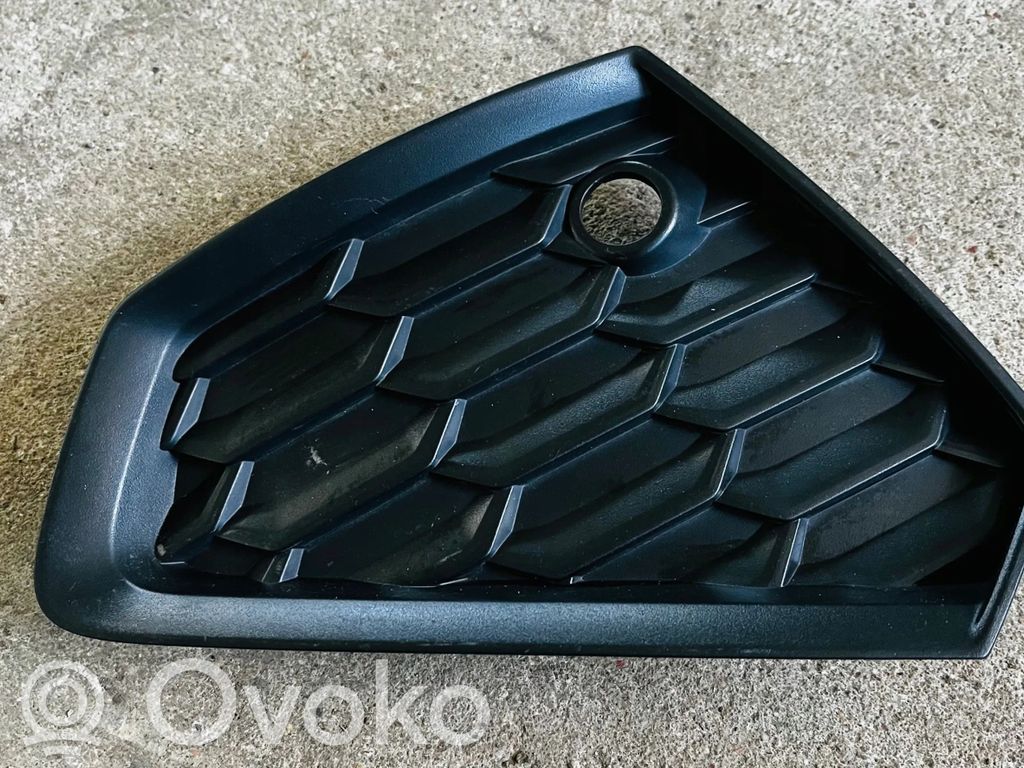 Audi A3 8Y Kratka wentylacyjna pod zderzakiem tylnym 